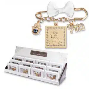 Full Stand Hamsa Assorted Boy